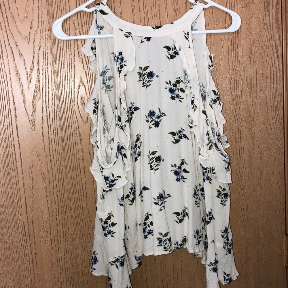 Open back & open shoulder floral shirt
